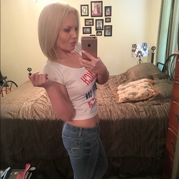 Meet your Posh Ambassador Claire - Picture 7 of 8